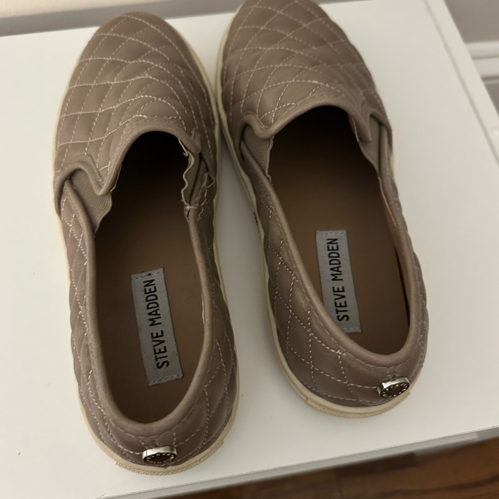 Steve Madden Tan Quilted Loafers Flats